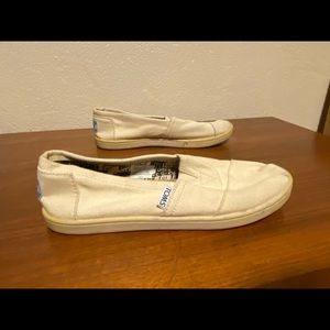 Toms white slip ones